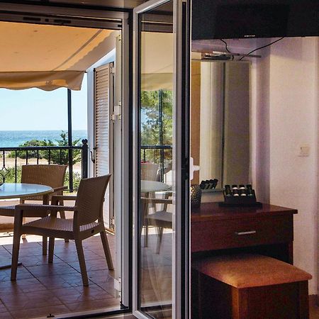 Romanos Beach Villas Luaran gambar