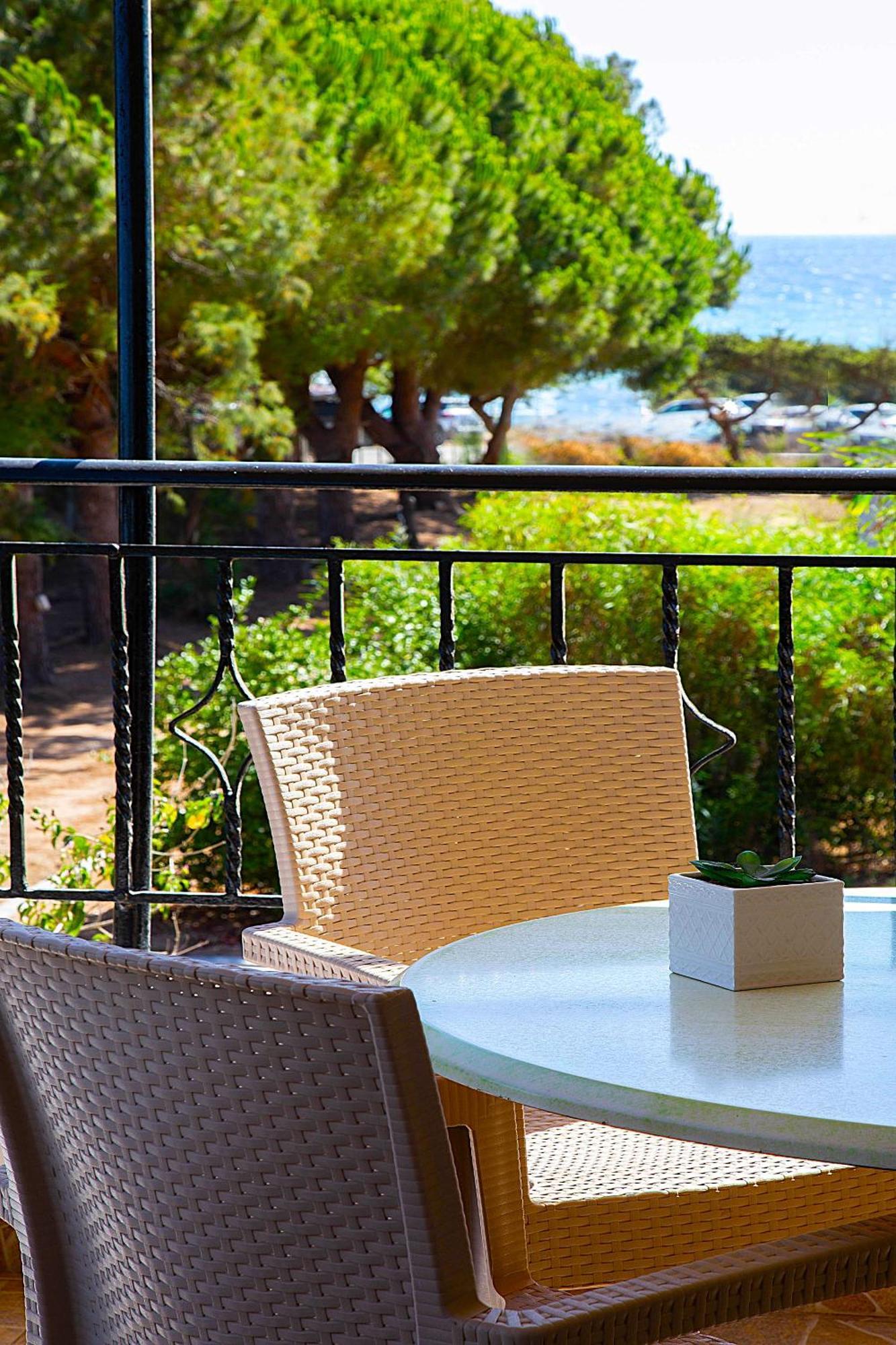 Romanos Beach Villas Luaran gambar