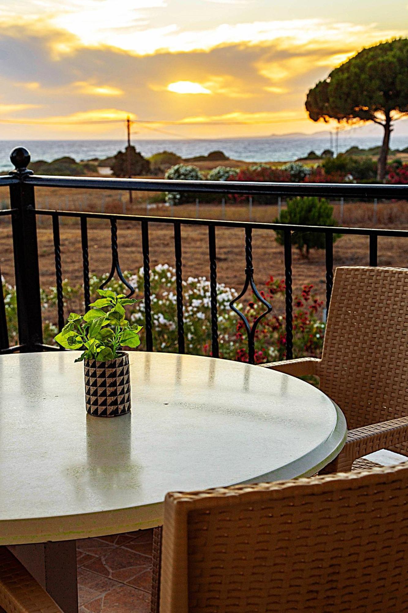Romanos Beach Villas Luaran gambar