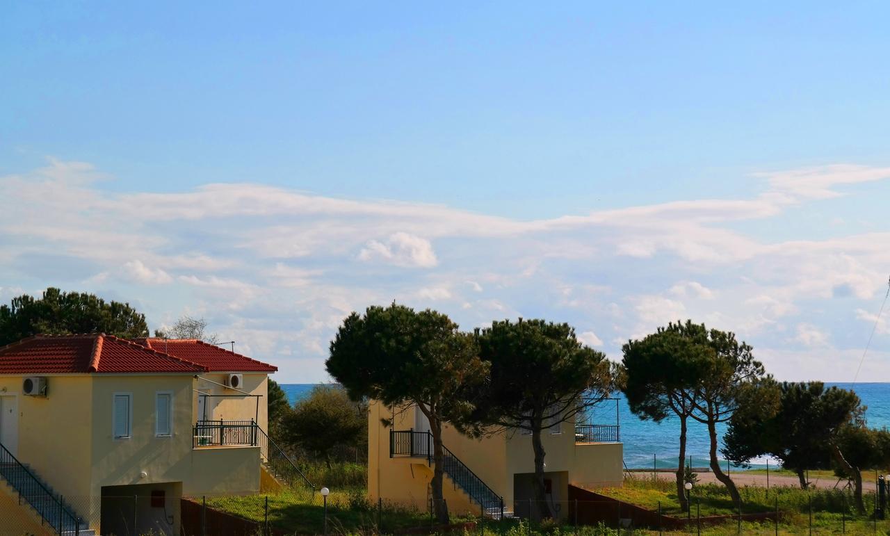 Romanos Beach Villas Luaran gambar