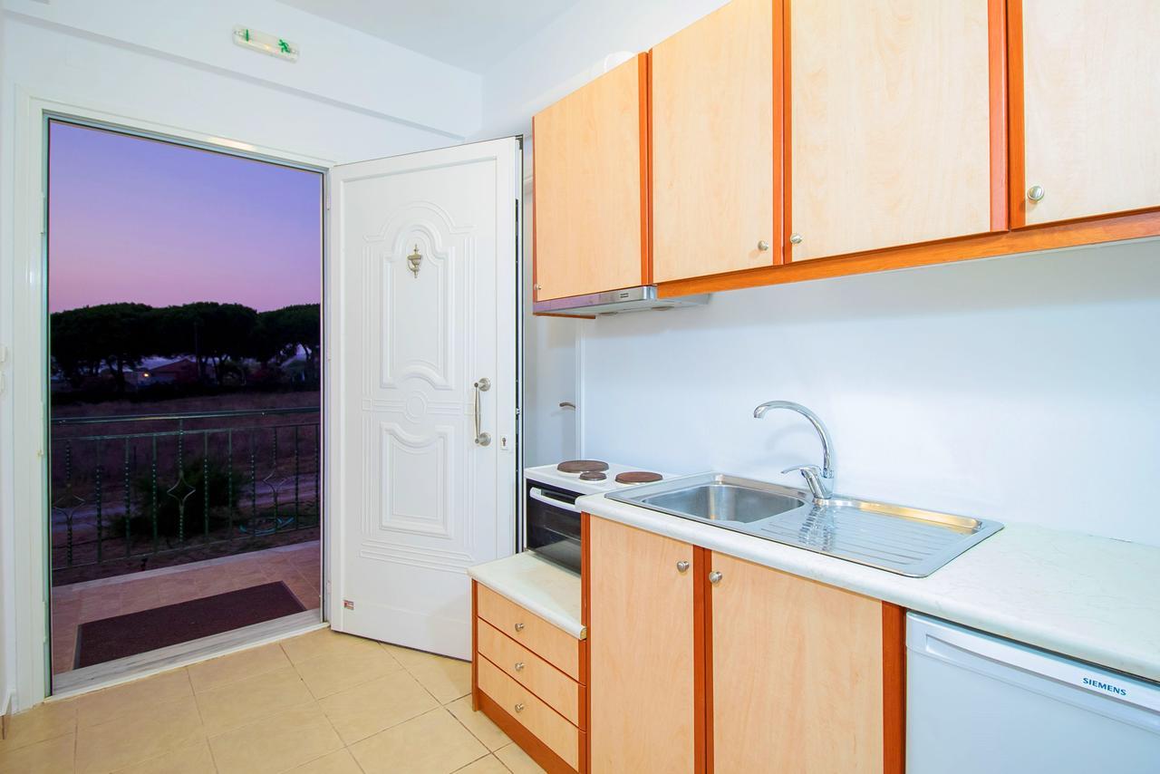 Romanos Beach Villas Luaran gambar