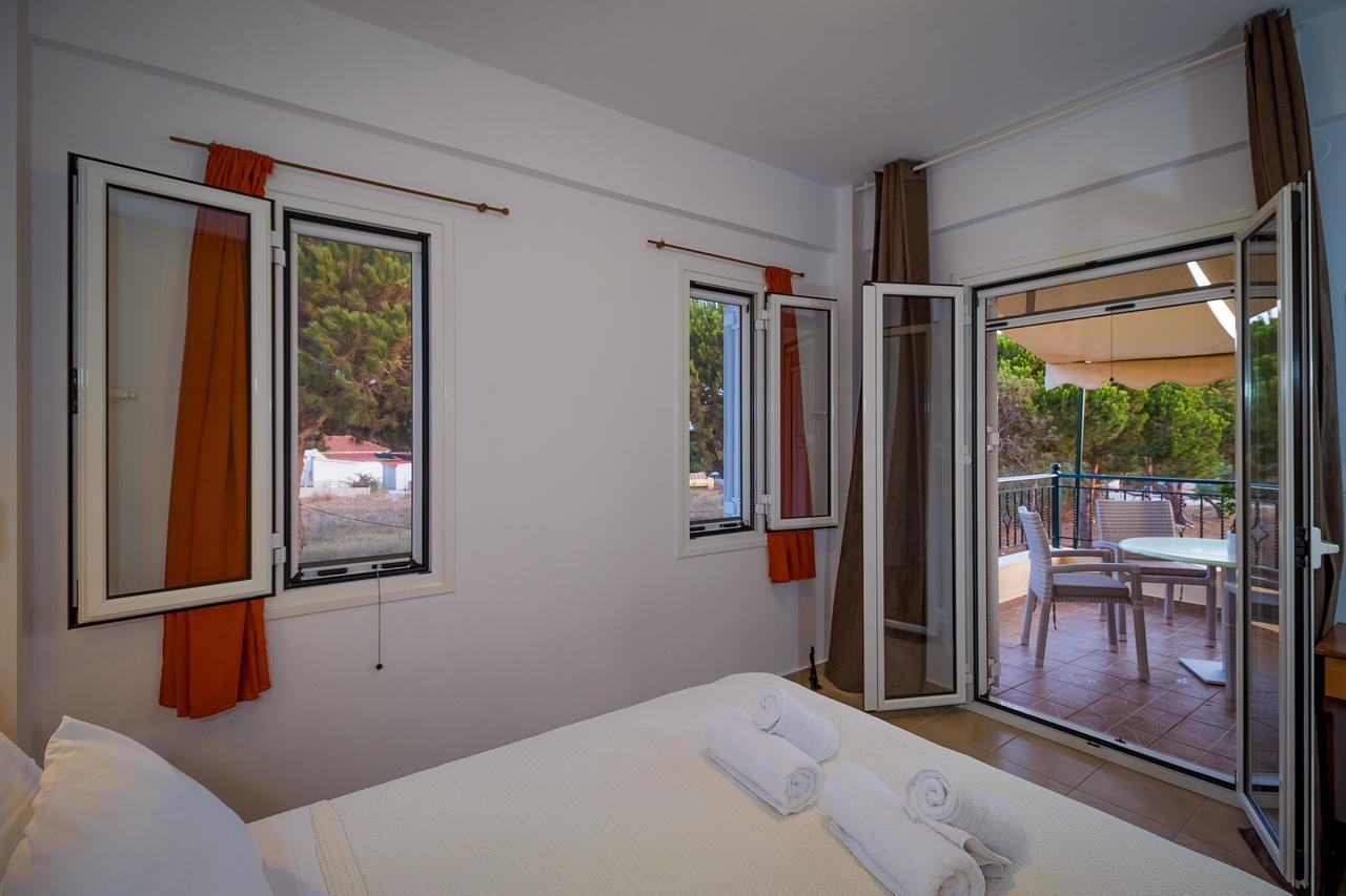 Romanos Beach Villas Luaran gambar