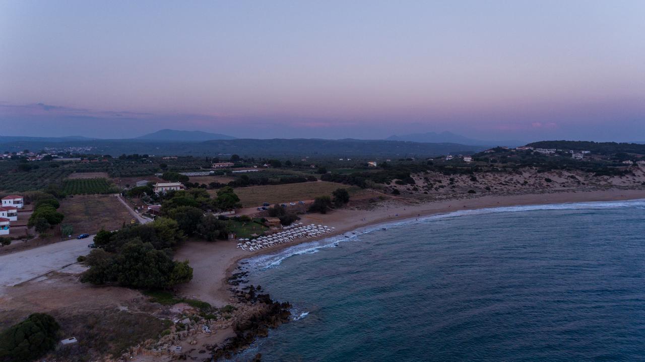 Romanos Beach Villas Luaran gambar