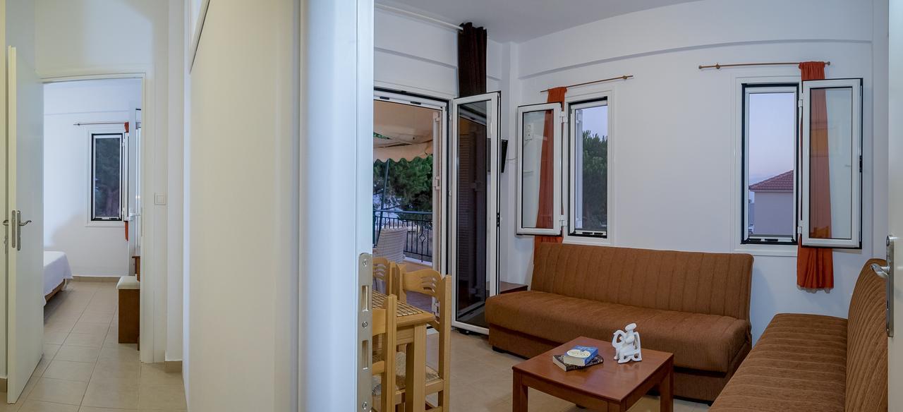 Romanos Beach Villas Luaran gambar