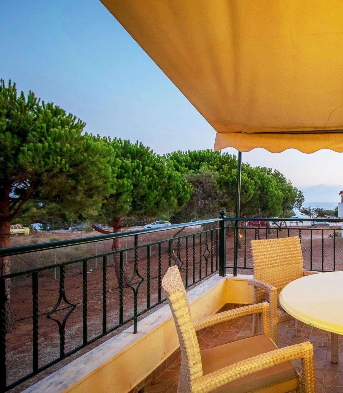 Romanos Beach Villas Luaran gambar